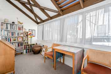 3/133 Queens Drive, Lyall Bay