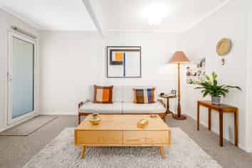 3/133 Queens Drive, Lyall Bay