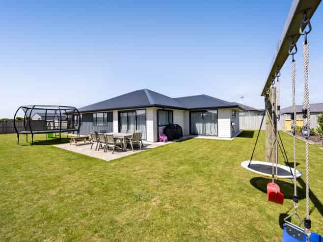35 County Drive, Hawera
