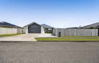 35 County Drive, Hawera
