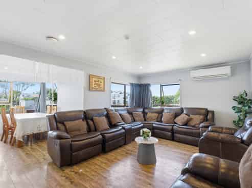 21 Sharland Avenue, Manurewa