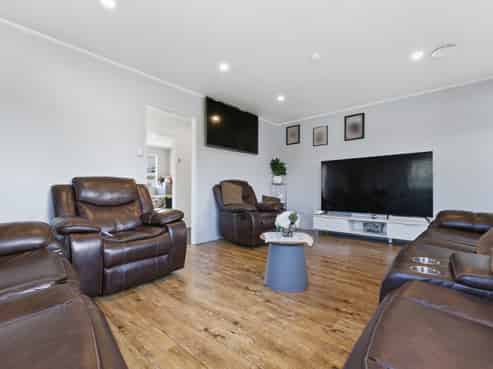 21 Sharland Avenue, Manurewa