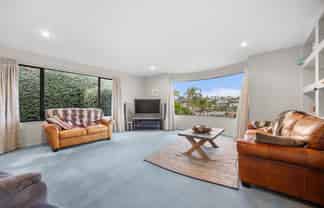 51 Hogarth Rise, West Harbour