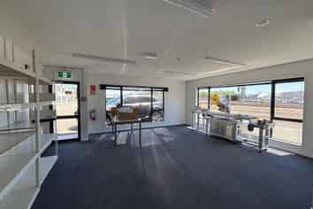 Addington Warehouse with Showroom/Office 