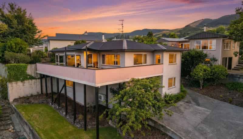 5 Kingsley Place, Richmond