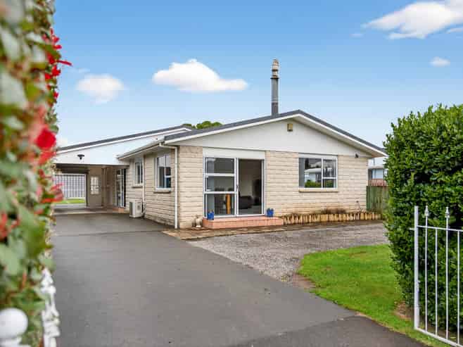 40 Lyon Street, Featherston