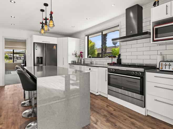 8 Forsyth Street, Taradale