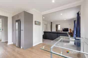 264D Old School Road, Maymorn