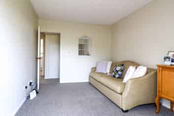 214 Augustus Street South, Thames