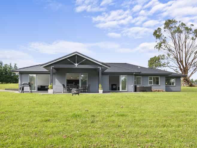 872A Reid Line East, Bunnythorpe