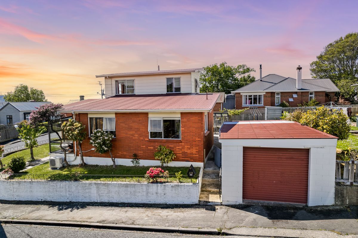 Comfort, sunny, views, and great value, Mornington
