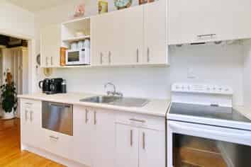 1/2 Barrington Street, Somerfield