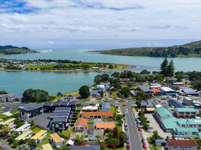 12A Bankart Street, Raglan