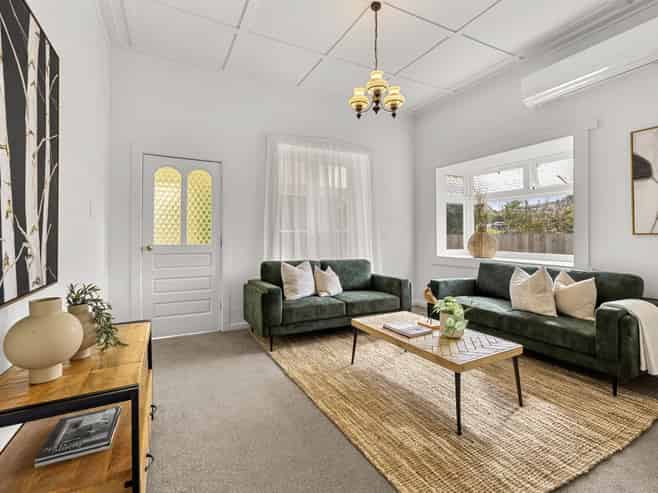 12A Bankart Street, Raglan