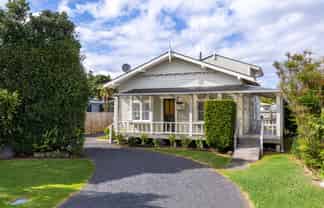 12A Bankart Street, Raglan