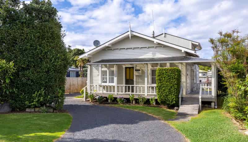 12A Bankart Street, Raglan