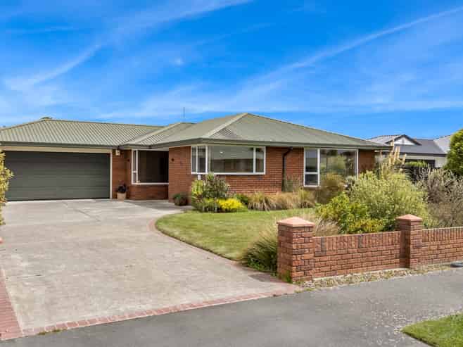 16 Thistledown Place, Woolston