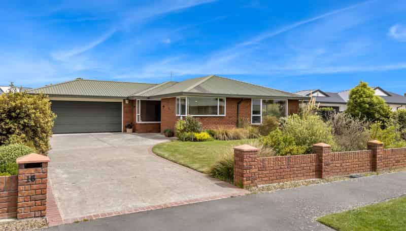 16 Thistledown Place, Woolston