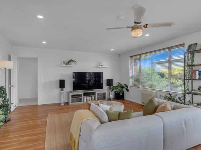 16 Thistledown Place, Woolston