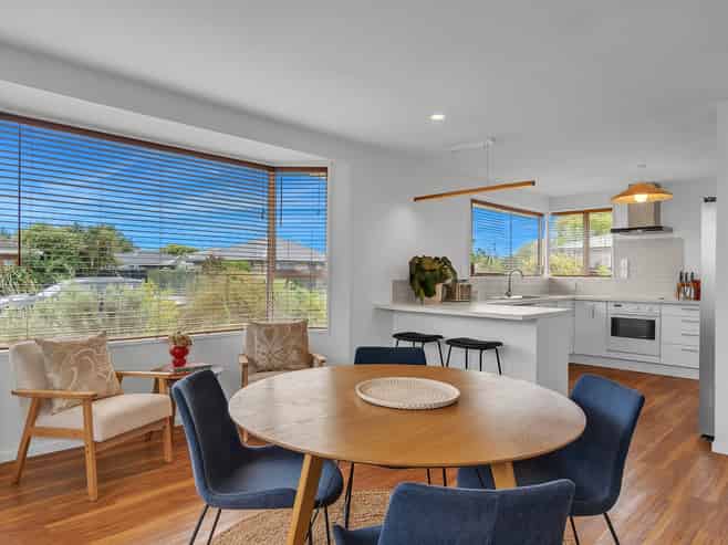 16 Thistledown Place, Woolston