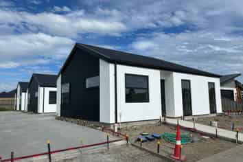 1/9 Fountain Place, Rolleston