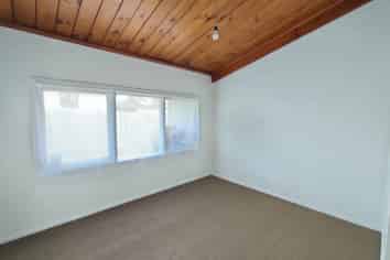 1/122 Clayton Avenue, Otara