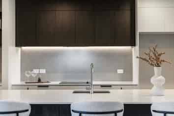 61 Riukiuta Avenue, Three Kings