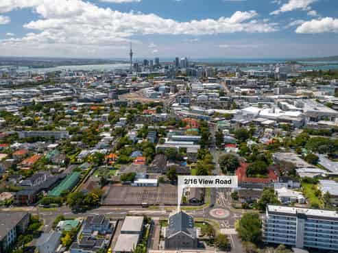2/16 View Road, Mount Eden