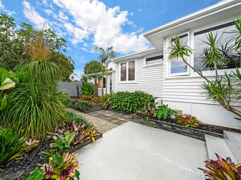 11 Bradbury Road, Botany Downs