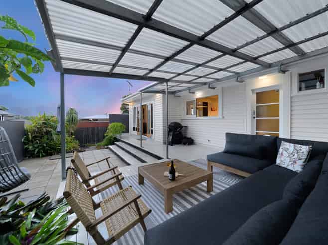 11 Bradbury Road, Botany Downs