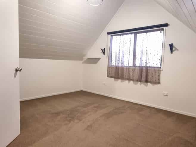 2/24 Lancaster Road, Beach Haven