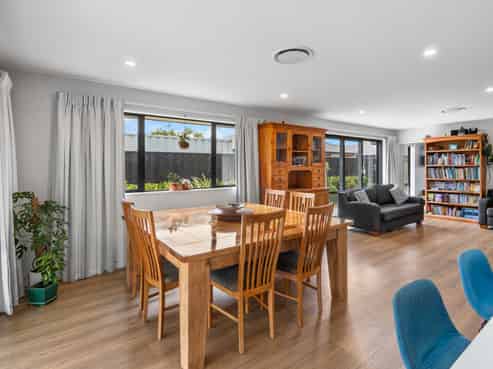 16 Cherry Avenue, Darfield