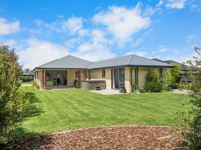 16 Cherry Avenue, Darfield