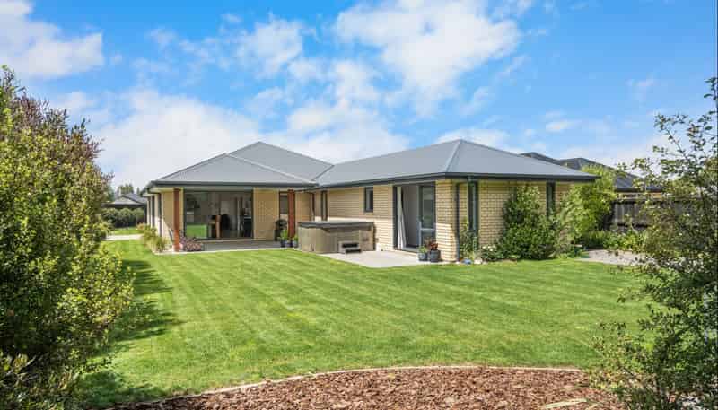 16 Cherry Avenue, Darfield