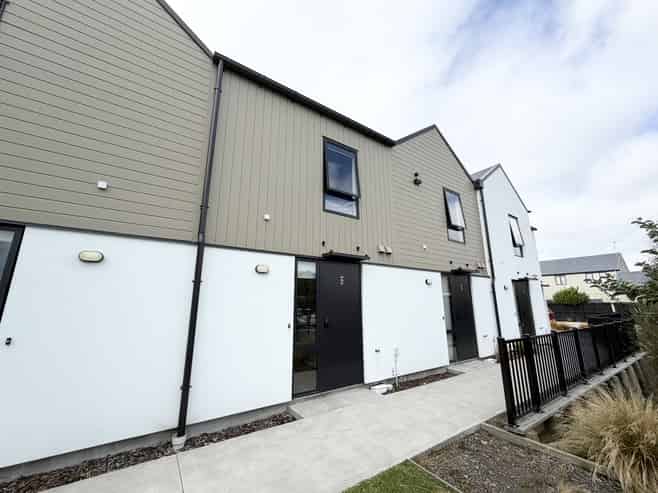 2/104 Ruskin Street, Addington