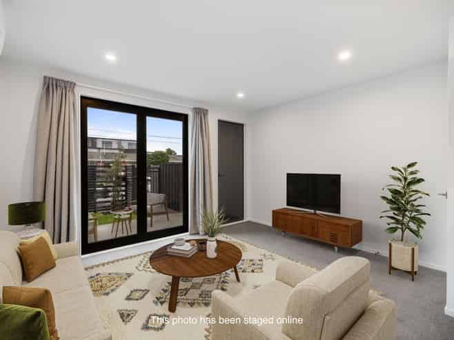 2/104 Ruskin Street, Addington