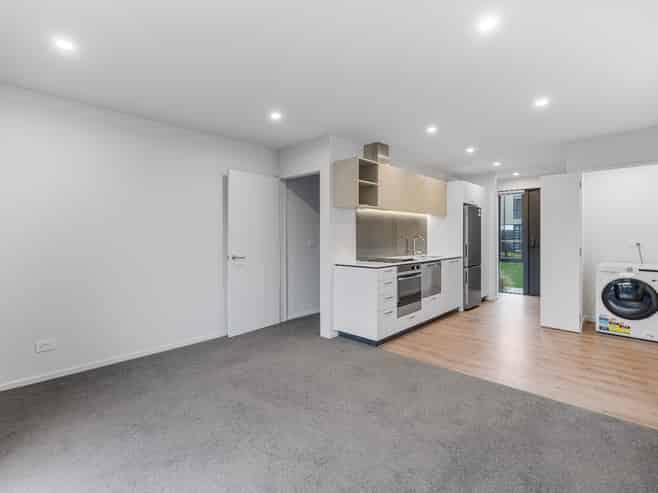 2/104 Ruskin Street, Addington