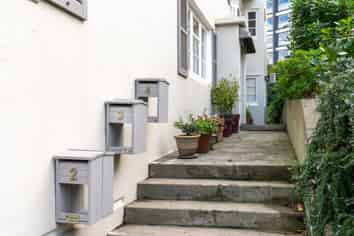 3/7 Stowe Hill, Thorndon