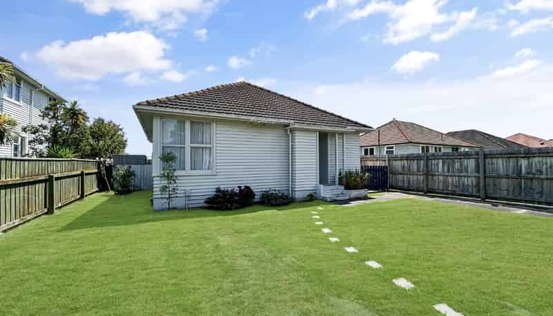 24 Tyne Street, Roslyn