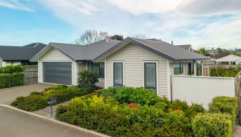 4 Thomas Way, Brightwater