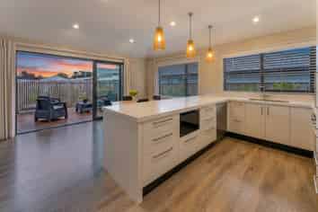 4 Thomas Way, Brightwater