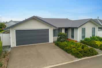 4 Thomas Way, Brightwater