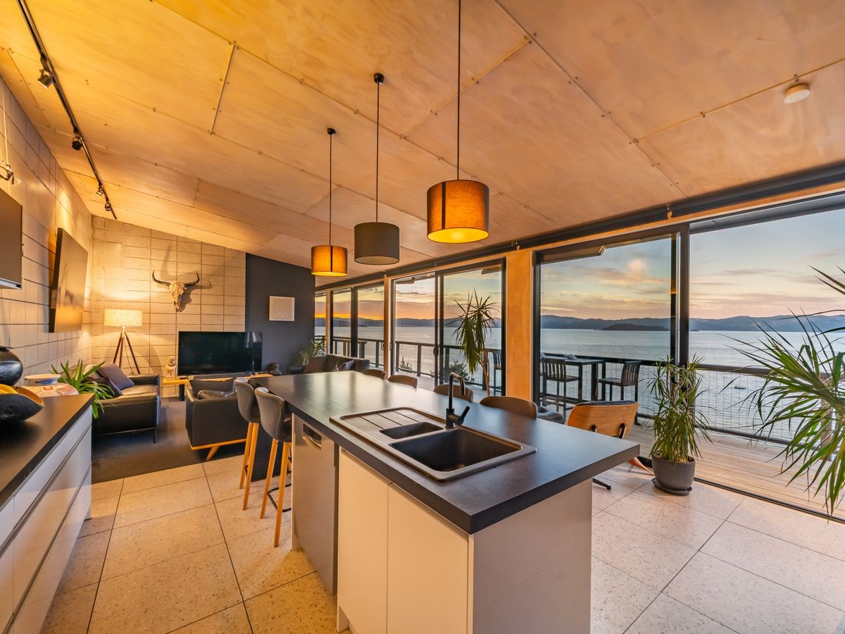 616B Marine Drive, Eastbourne, Lower Hutt City, Wellington - Photo 2