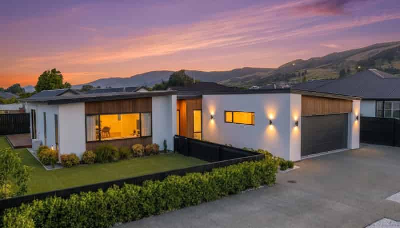 7 Greenway Crescent, Richmond