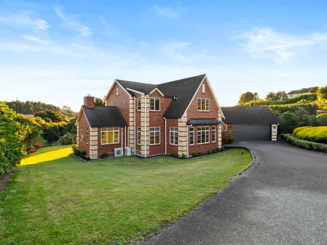 16 Michael Bosher Way, Flat Bush