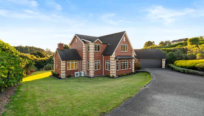 16 Michael Bosher Way, Flat Bush