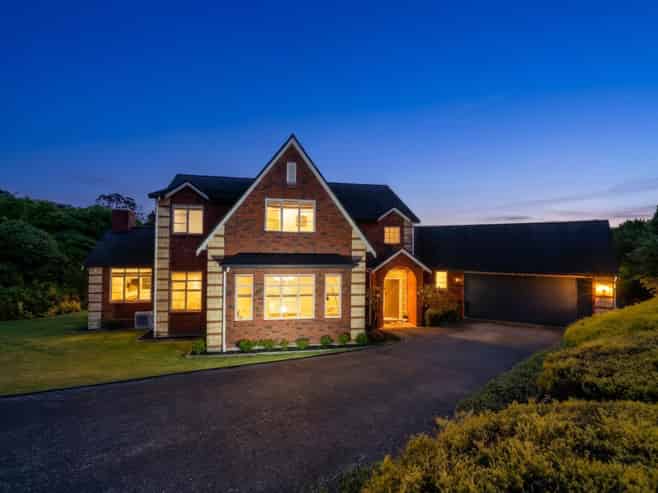 16 Michael Bosher Way, Flat Bush