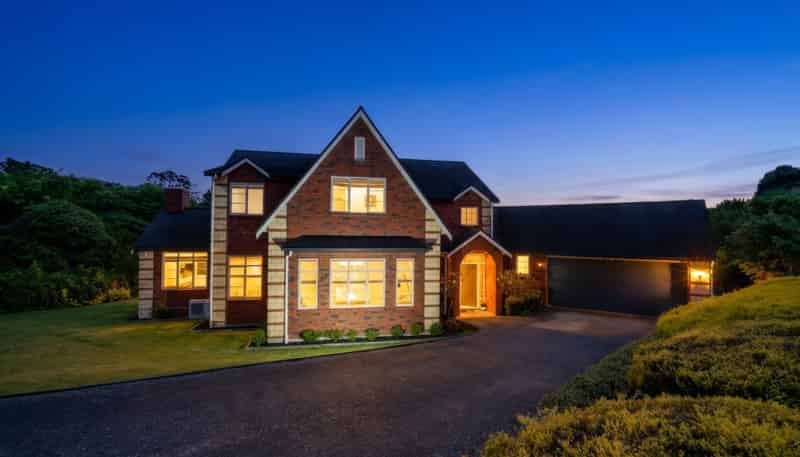 16 Michael Bosher Way, Flat Bush