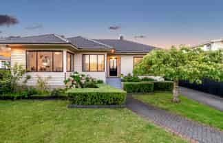 17 Eastern Beach Road, Eastern Beach