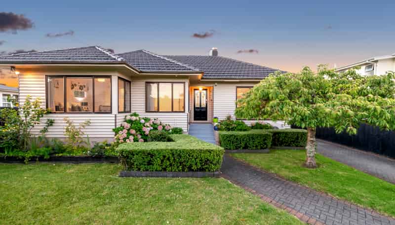 17 Eastern Beach Road, Eastern Beach